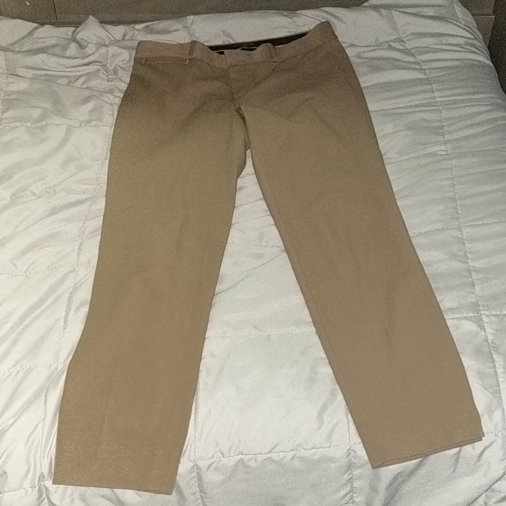 Banana republic size 6 khaki color dress pants